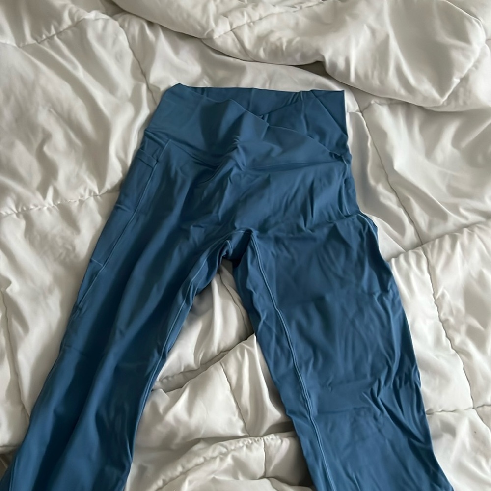 Halara crossover legging with pockets